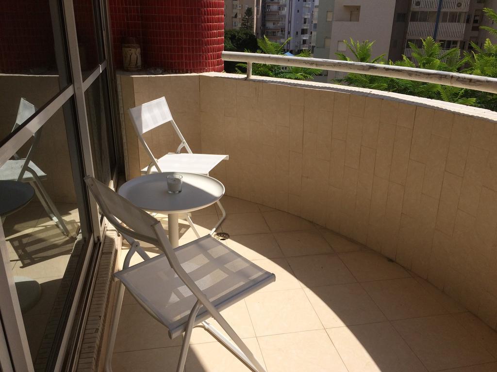 Apartment On Nitza 8A Netanja Buitenkant foto